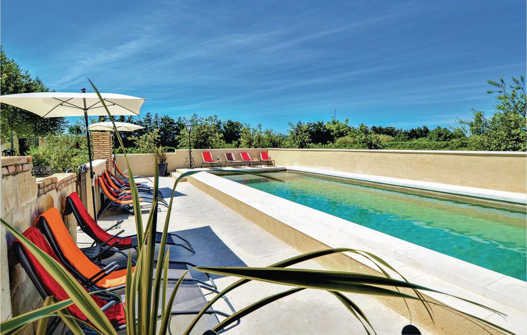 Vallabregues Apartment | 1 bedroom accommodation in Vallabregues