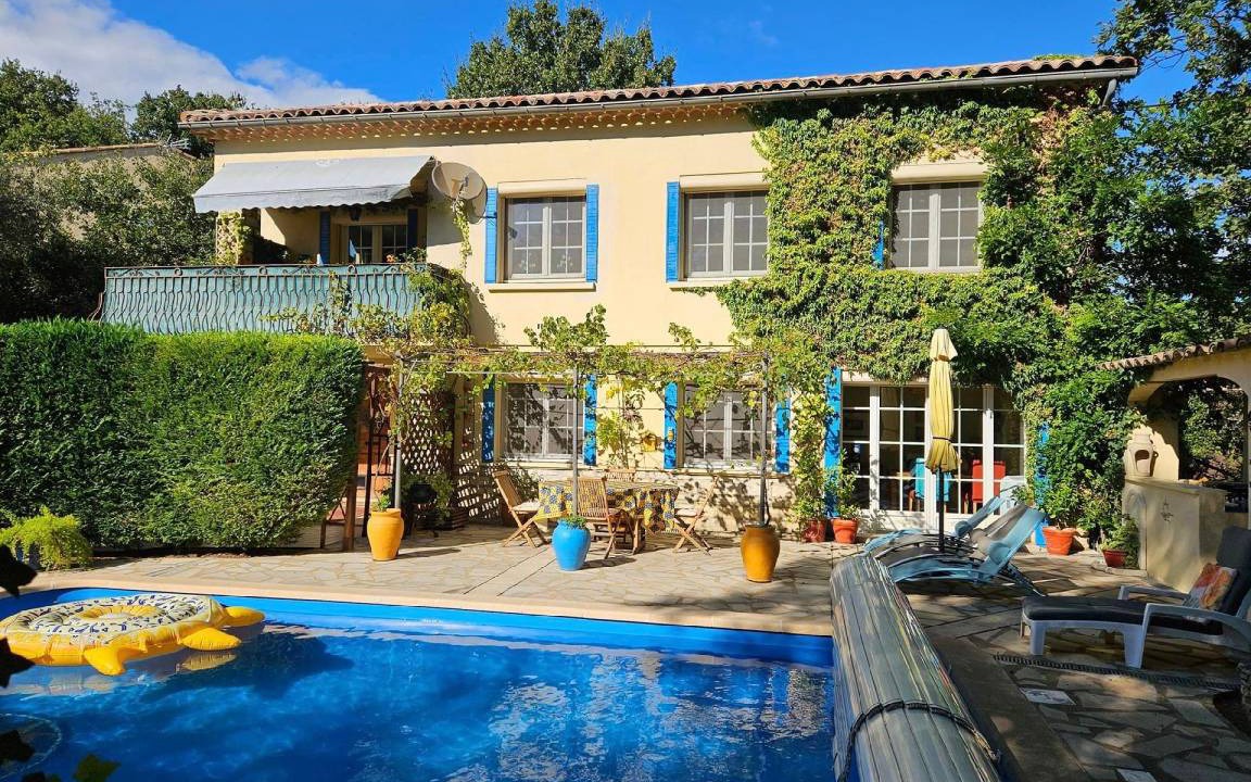 Laudun Apartment | 100 m² Apartment ∙ 2 bedrooms ∙ 4 guests