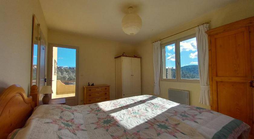 Claviers House | 100 m² House ∙ 2 bedrooms ∙ 4 guests