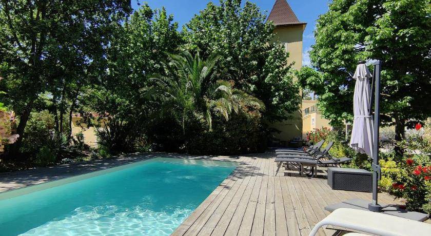 Aubagne Bed & Breakfast | 115 m² Bed and breakfast ∙ 4 bedrooms ∙ 11 guests