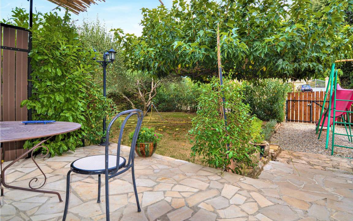 Saint-Victor-la-Coste House | 122 m² Maisonette ∙ 3 bedrooms ∙ 6 guests