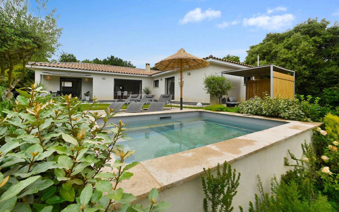 Saint-Laurent-des-Arbres House | 130 m² House ∙ 3 bedrooms ∙ 6 guests