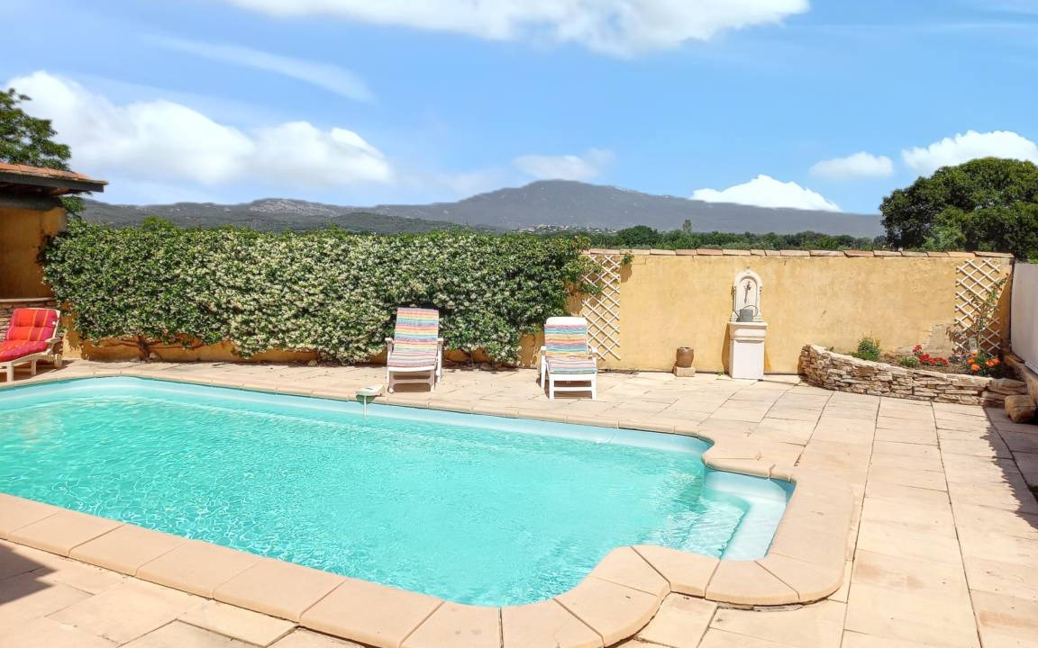 Caromb House | 145 m² House ∙ 3 bedrooms ∙ 6 guests