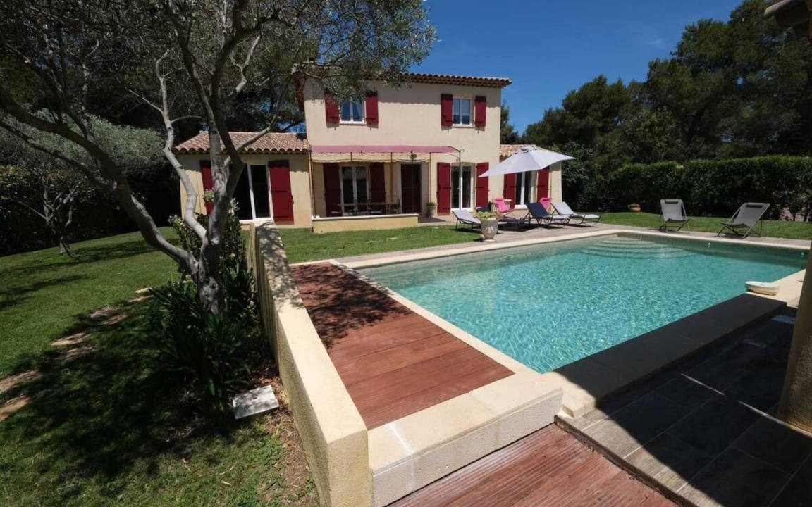 Cornillon-Confoux House | 160 m² House ∙ 4 bedrooms ∙ 8 guests