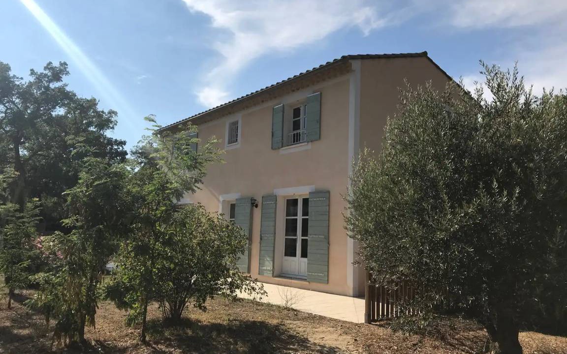 Flassan House | 160 m² House ∙ 3 bedrooms ∙ 6 guests