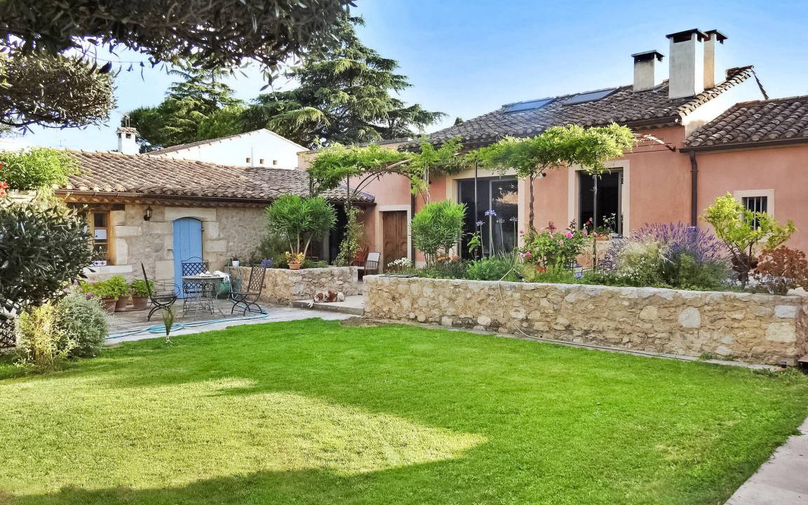 Noves House | 195 m² House ∙ 3 bedrooms ∙ 6 guests