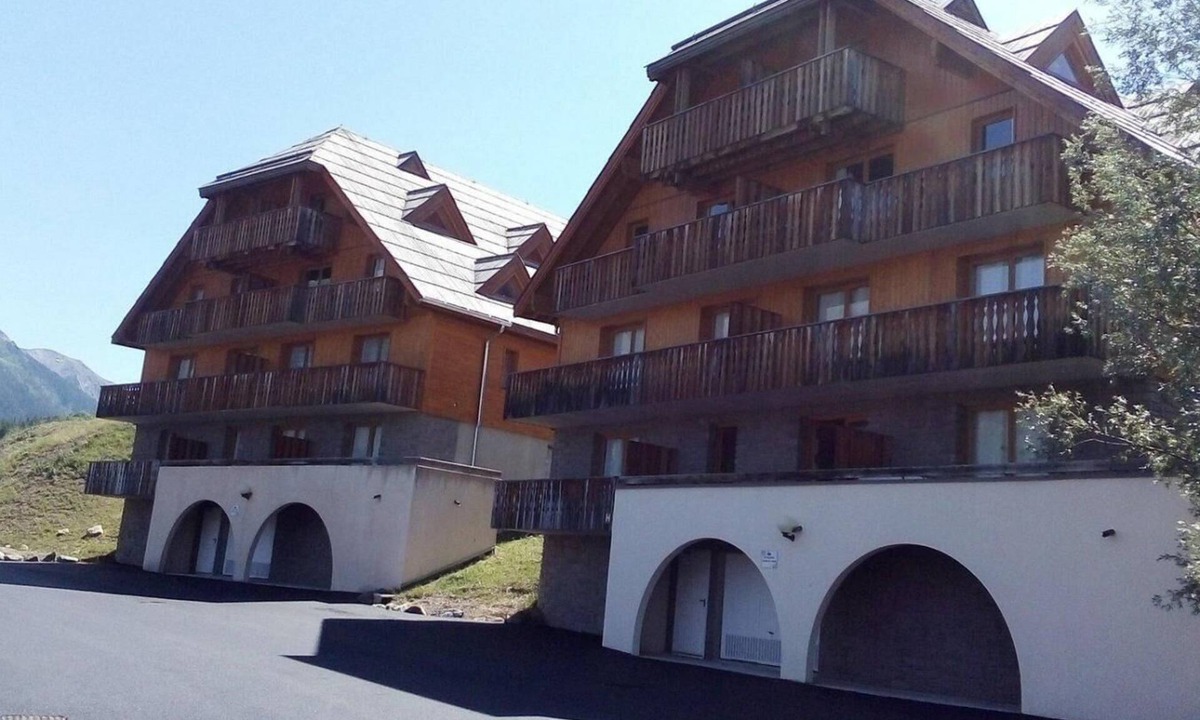 Les Chalets De Praroustan Pour Personnes | Pra Loup