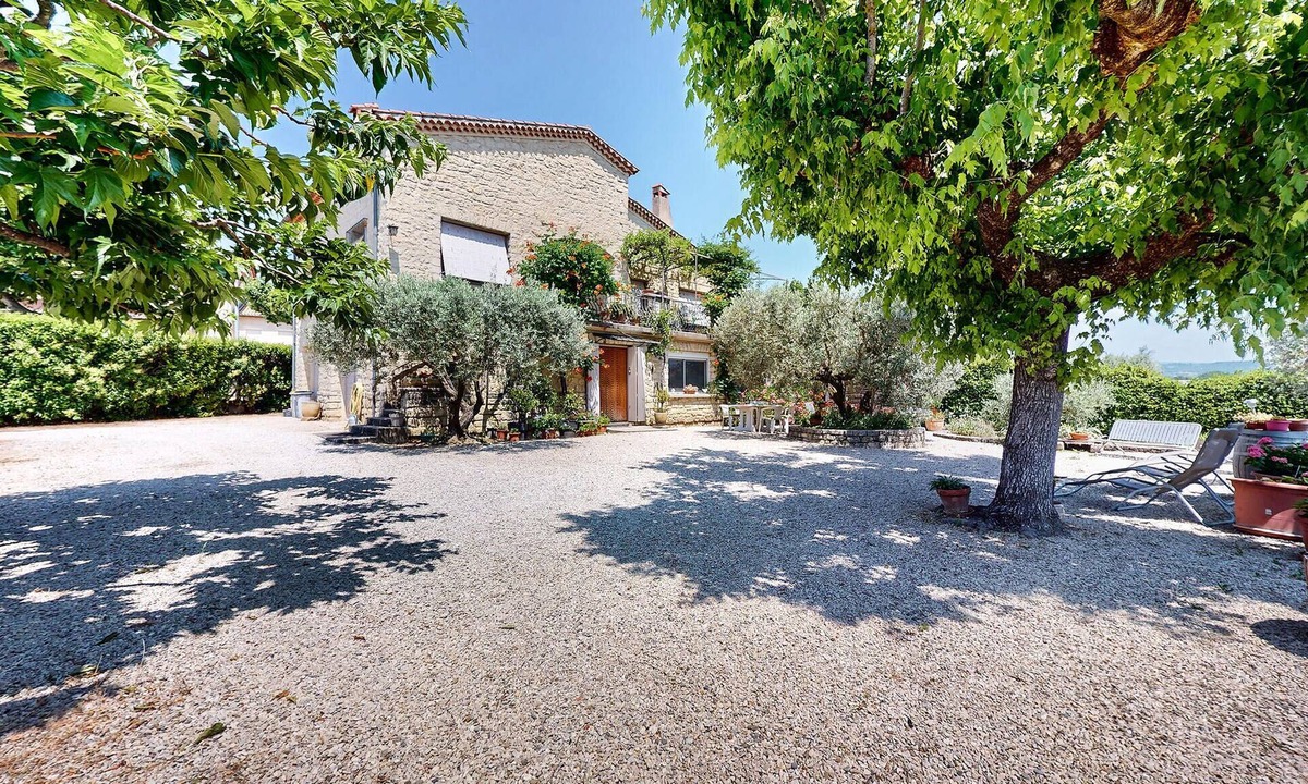 Caromb Apartment | 2 bedroom gorgeous apartment in Caromb