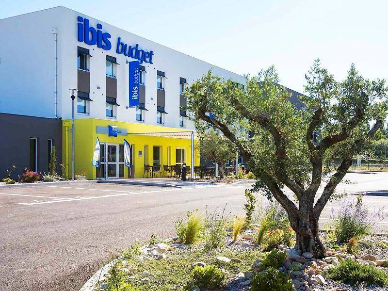 Saint-Martin-de-Crau Hotel | 20 m² Hotel ∙ 127 guests