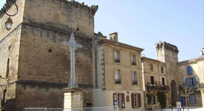 Remoulins Apartment | 200 m² Apartment ∙ 4 bedrooms ∙ 11 guests