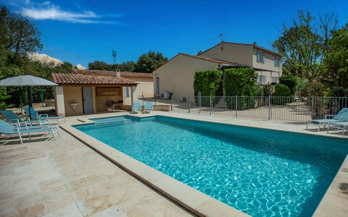 Saumane-de-Vaucluse House | 200 m² House ∙ 4 bedrooms ∙ 8 guests
