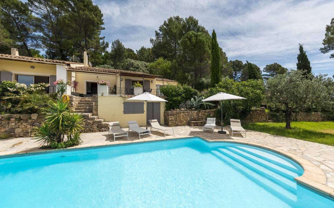 Draguignan Villa | 208 m² Villa ∙ 4 bedrooms ∙ 8 guests