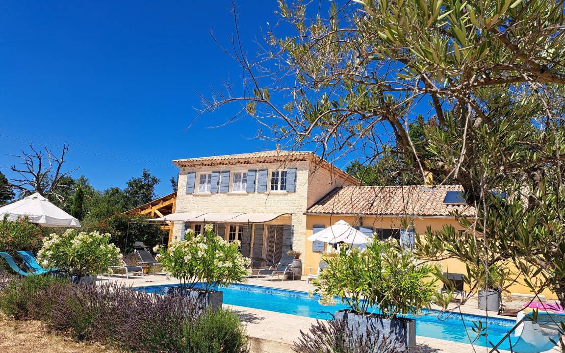 Simiane-la-Rotonde House | 220 m² House ∙ 4 bedrooms ∙ 9 guests