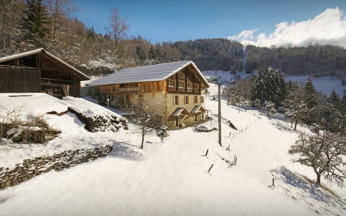 Lorgues Ski Chalet | 250 m² Chalet ∙ 5 bedrooms ∙ 8 guests