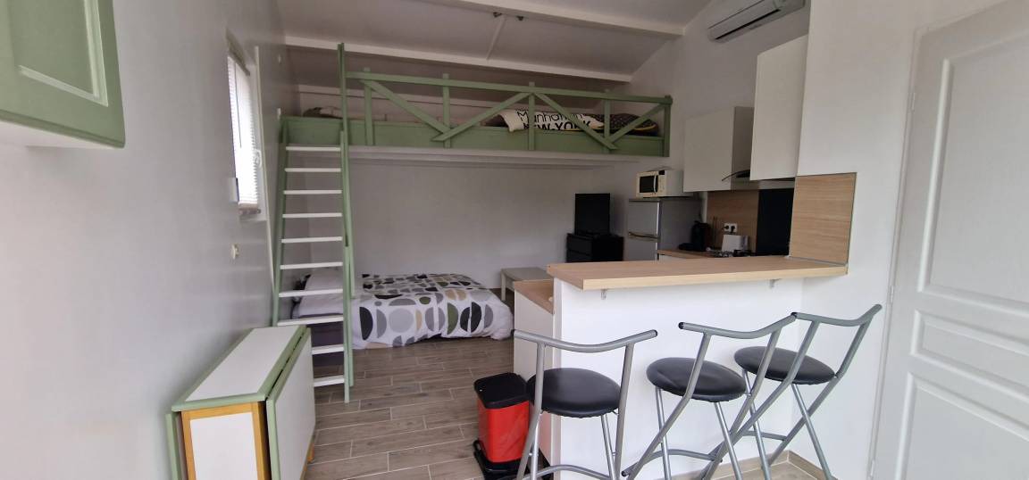 Cuges-les-Pins Apartment | 27 m² Studio flat ∙ 1 bedroom ∙ 4 guests