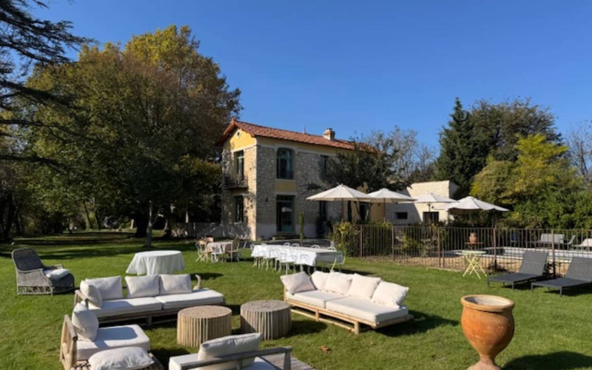 Le Thor House | 280 m² House ∙ 4 bedrooms ∙ 9 guests