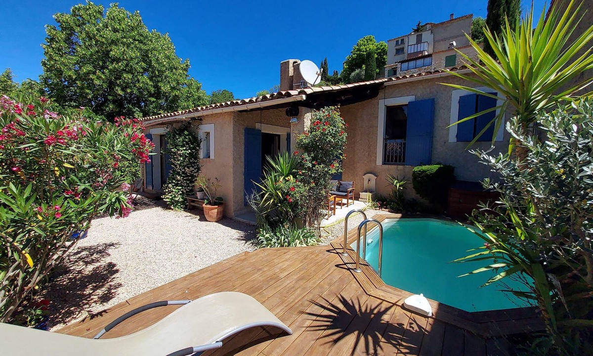 Montpezat House | 3-room house with garden and pool facing Lake Montpezat