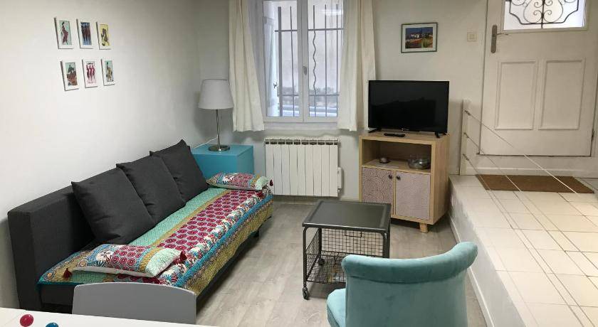 Caumont-sur-Durance Apartment | 30 m² Apartment ∙ 1 bedroom ∙ 5 guests