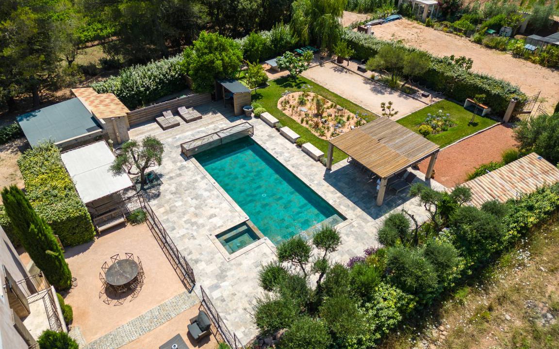 Cuers Villa | 300 m² Villa ∙ 5 bedrooms ∙ 12 guests