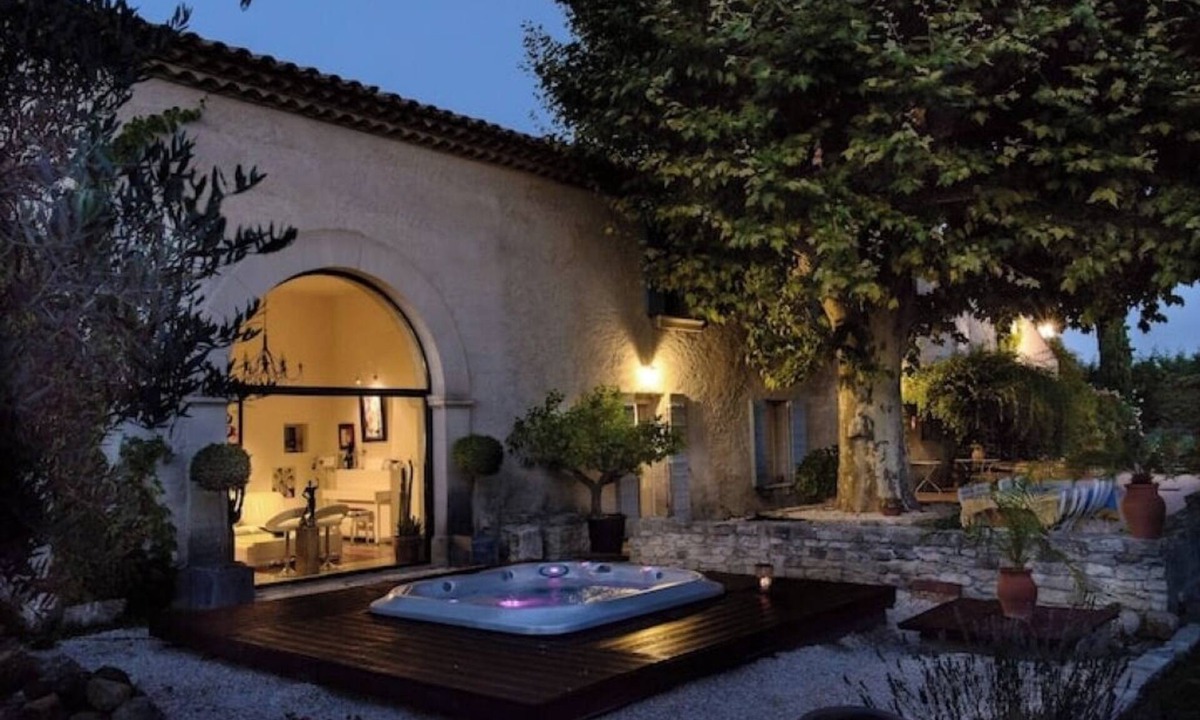 Tresques Apartment | 4* apartment at Château Juliette Winery Chalet