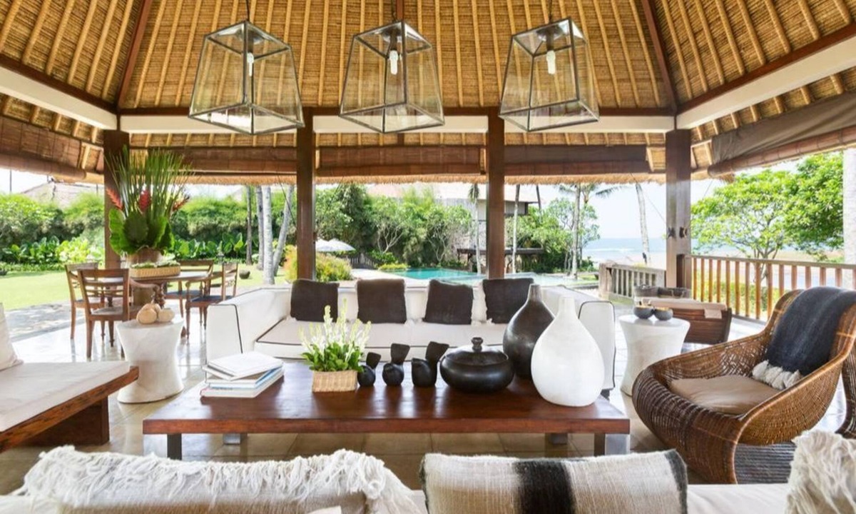 Munggu Villa | 5 BDR Villa with sea views in Canggu
