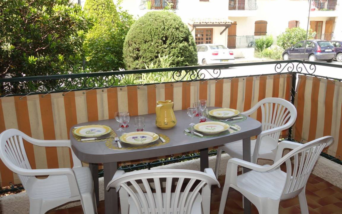 Saint-Cyr-sur-Mer Apartment | 50 m² Apartment ∙ 2 bedrooms ∙ 4 guests