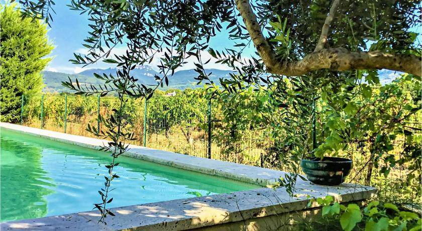 Violes House | 56 m² House ∙ 3 bedrooms ∙ 6 guests