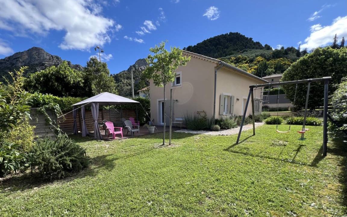 Buis-les-Baronnies House | 70 m² Gîte ∙ 2 bedrooms ∙ 4 guests