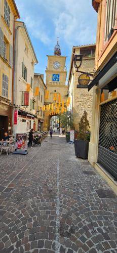 Salon-de-Provence Apartment | 75 m² Apartment ∙ 1 bedroom ∙ 2 guests