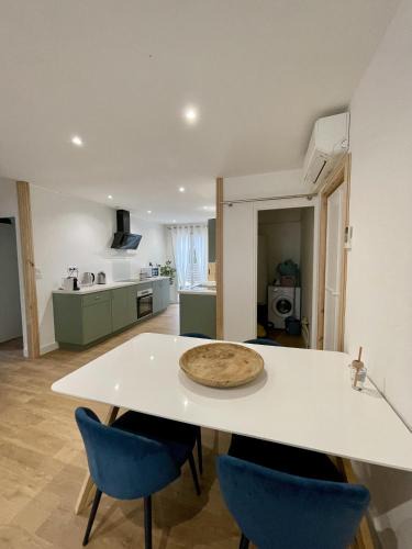 Le Muy House | Agréable Maison ensoleillée avec piscine