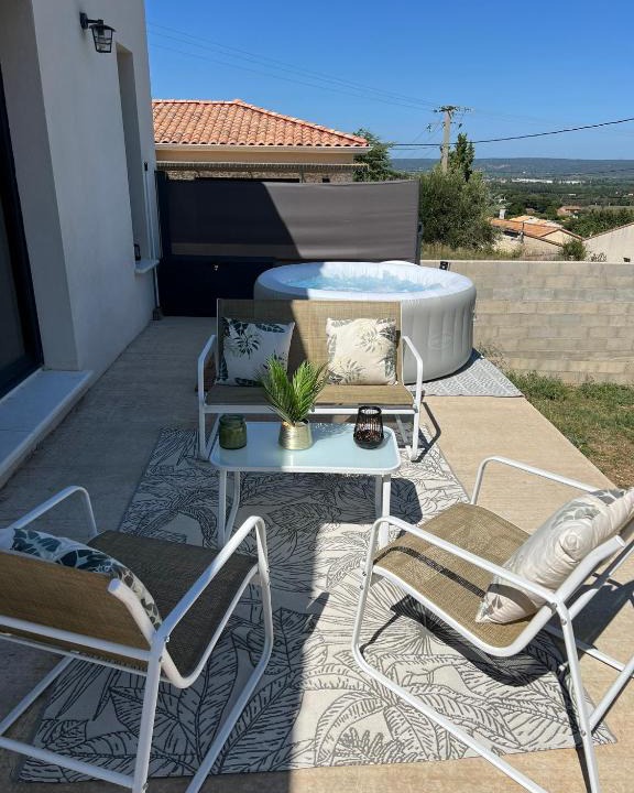 Sernhac House | Agréable villa récente au cœur d’un charmant petit village