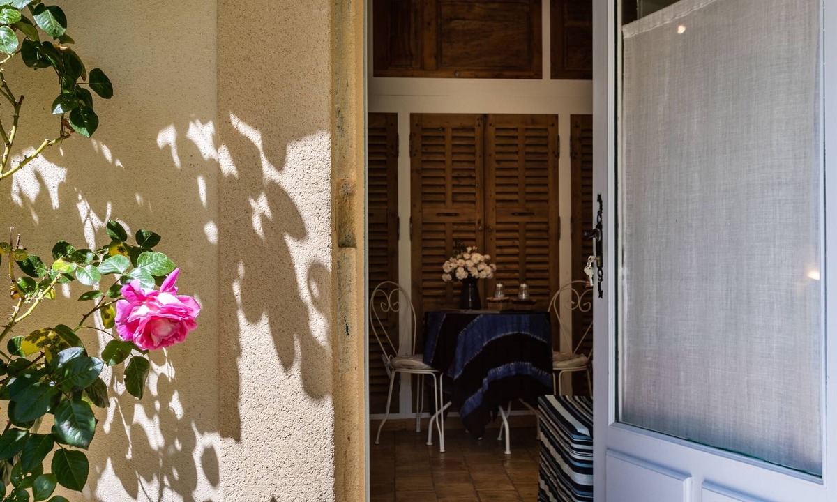 Grans Cottage | Air-conditioned B&B Provence Quiet Countryside Swimming pool Private SPA