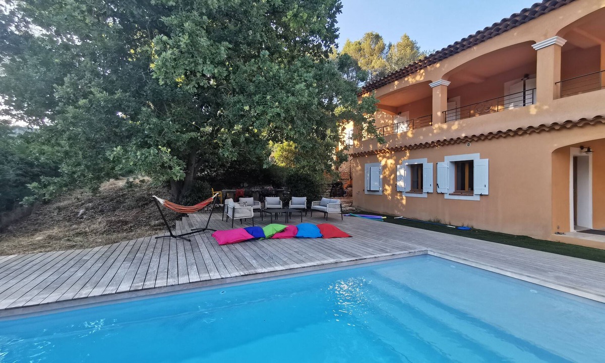 Cuges-les-Pins House | Air-conditioned Provencal villa for peaceful vacations with family or friends