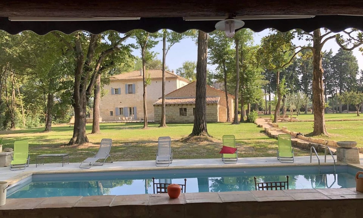 Beaucaire House | Air-conditioned Provencal farmhouse in Beaucaire, Gard, with games room and heated pool.