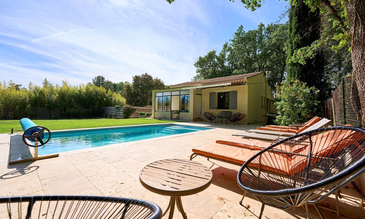 Velleron House | Air-conditioned villa in the heart of Provence, swimming pool, for 8 people, in absolute peace and quiet