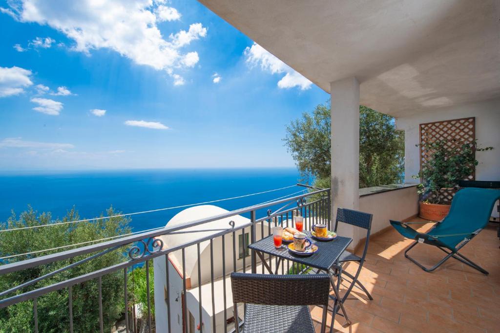 Furore Apartment | Amalfi Coast Bougainvillea