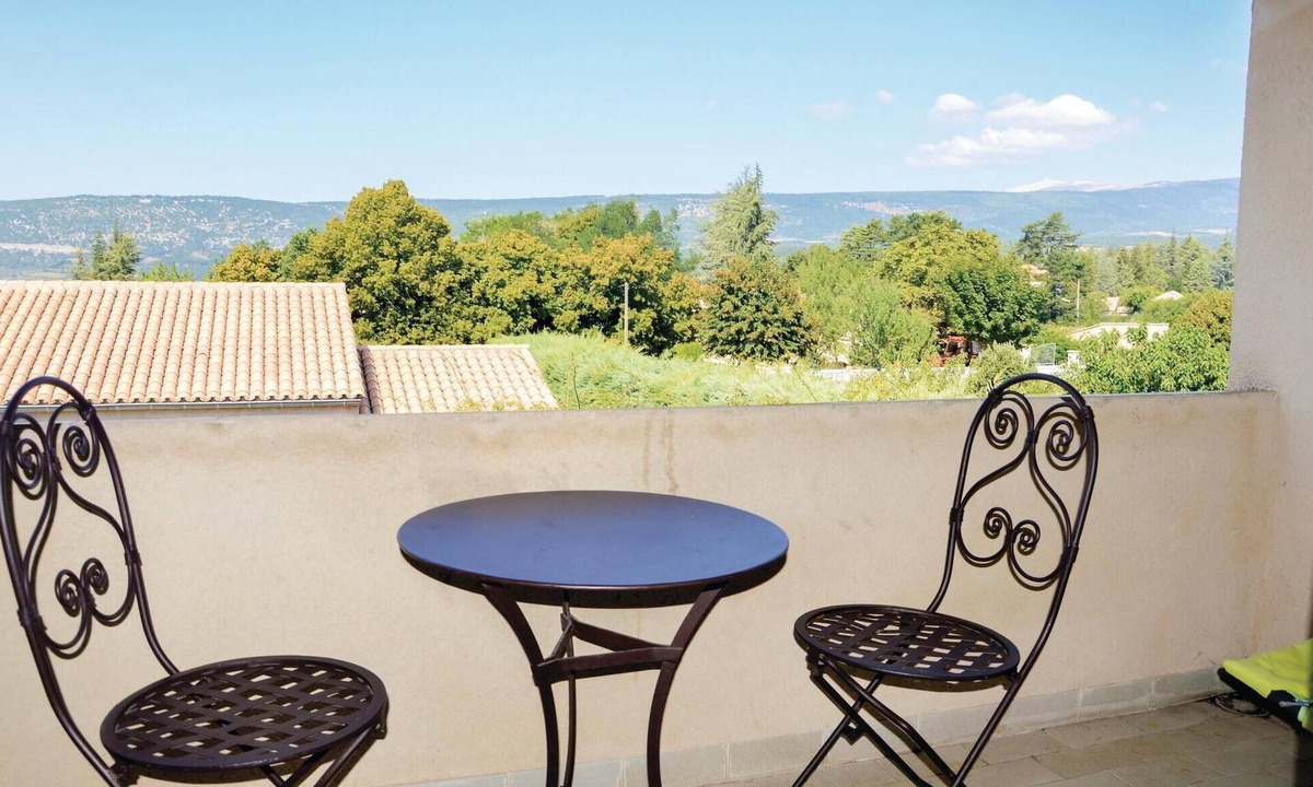 Sault Apartment | Amazing apartment in Sault with WiFi