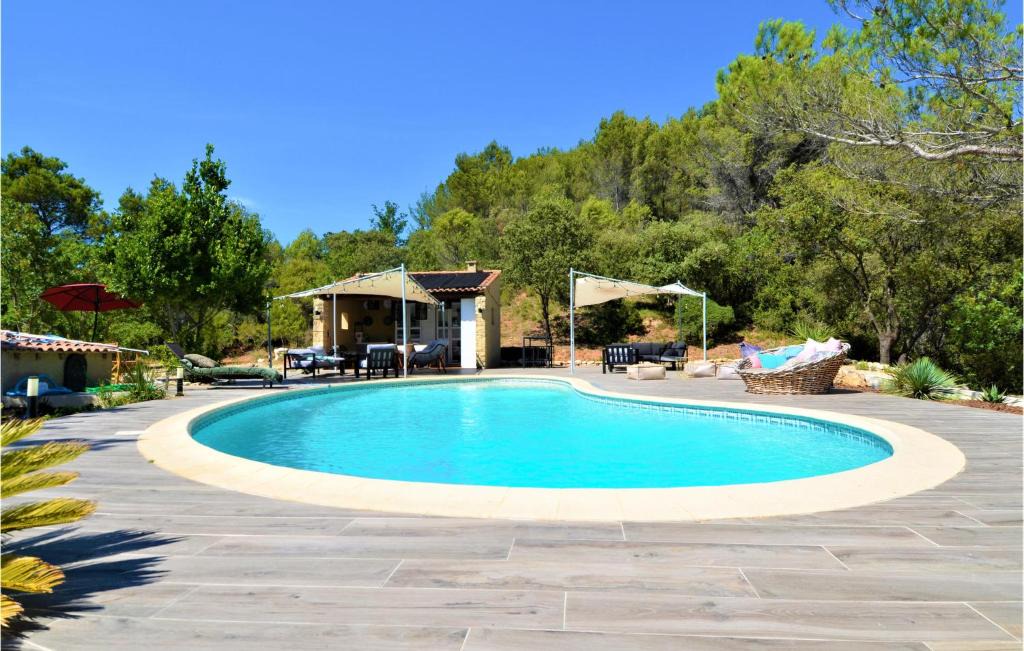 Lafare House | Amazing Home In Lafare With Kitchen