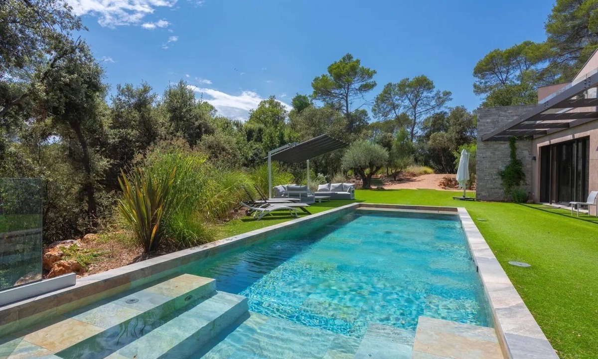 Trans-en-Provence Apartment | Apartment 'Grand Studio Valeriane' with Private Terrace, Wi-Fi and Air Conditioning