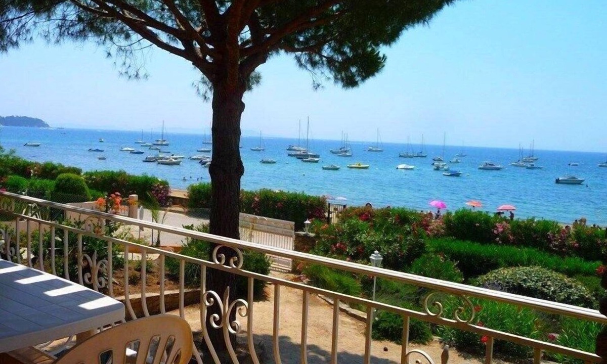 La Londe-les-Maures Apartment | APARTMENT T2 * 4 p 10m from the BEACH with SEA VIEW & HEATED SWIMMING POOL (6)