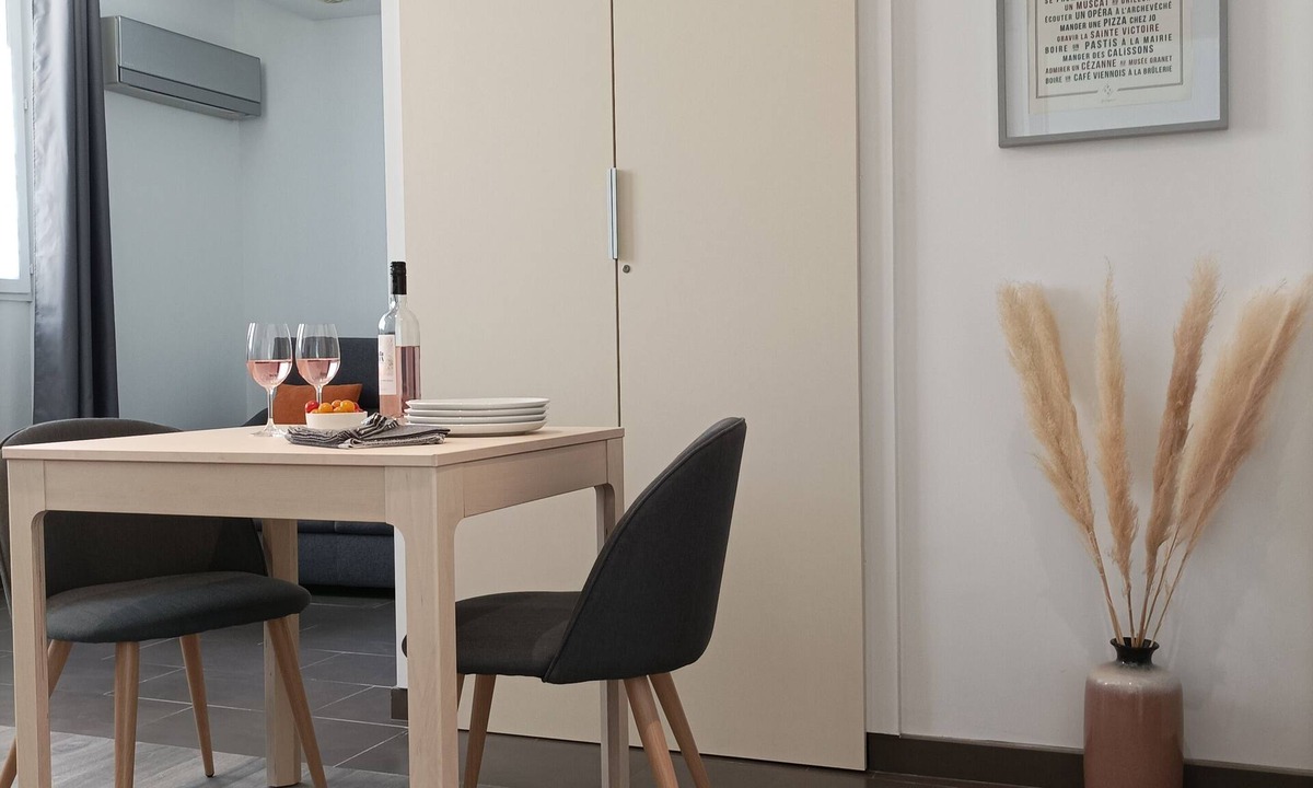 Mazarin Quarter Apartment | Appart Aix Mazarin - T2 air-conditioned flat in the historic centre