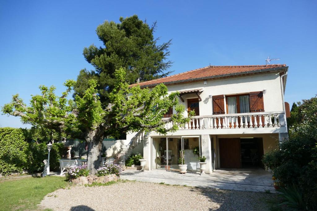 Le Pontet Apartment | Appartement avec véranda donnant sur le jardin