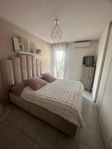 Monteux Apartment | Appartement cosy en résidence