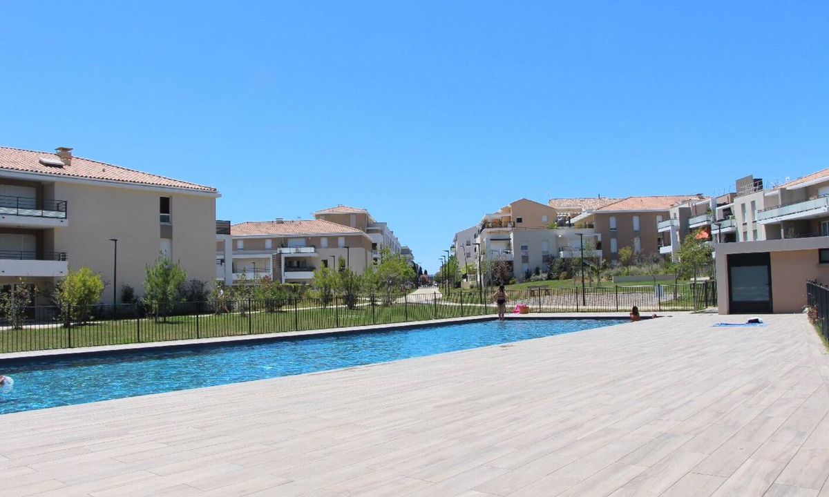 La Londe-les-Maures Apartment | Appartement Pour 2+2 Personnes Avec Terrasse et Piscine