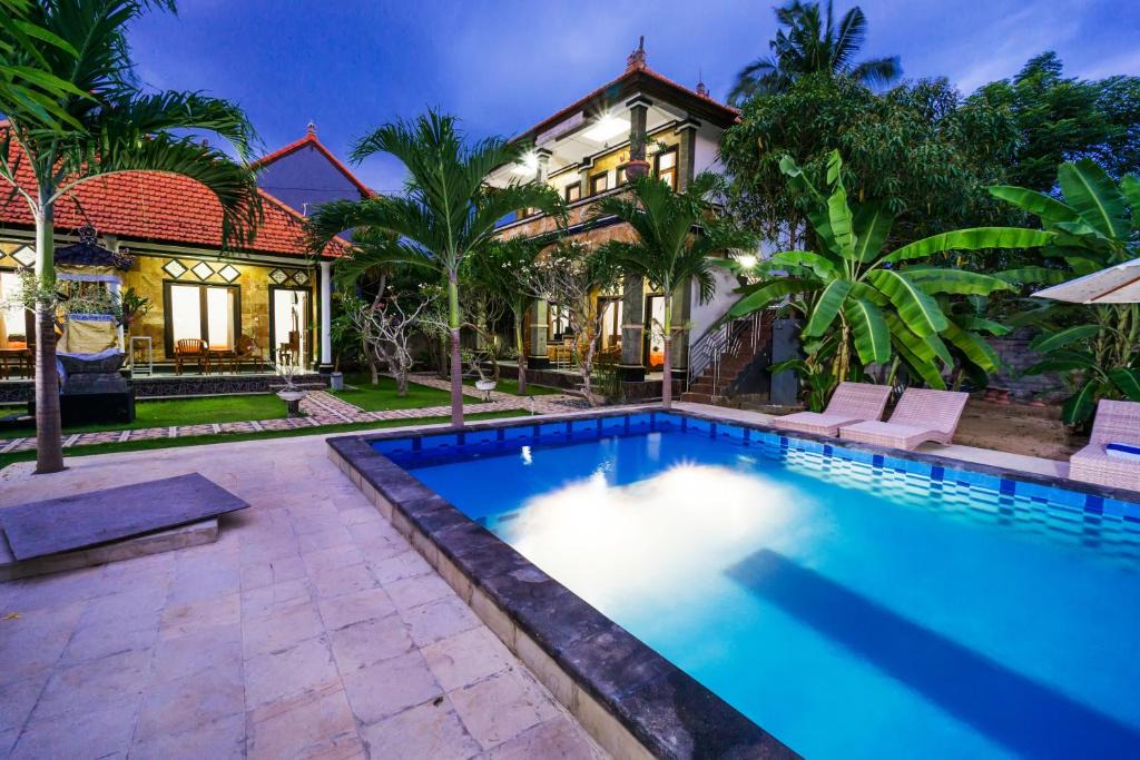 Jungut Batu House | Arya Inn Enny Salon and Spa