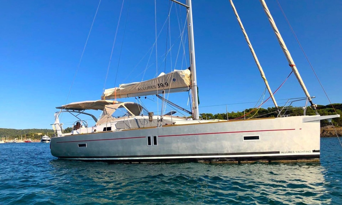 Hyeres Boat Rental | Bateau Loué Pour une Sortie à la Journée ou Pour Plusieurs Jours Avec Couchage