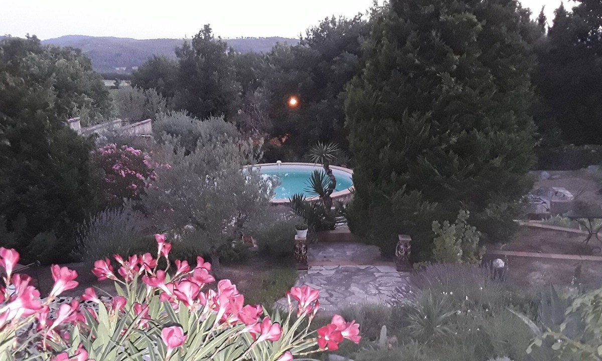 Pierrevert House | Beautiful villa in a green setting for moments of happiness ..