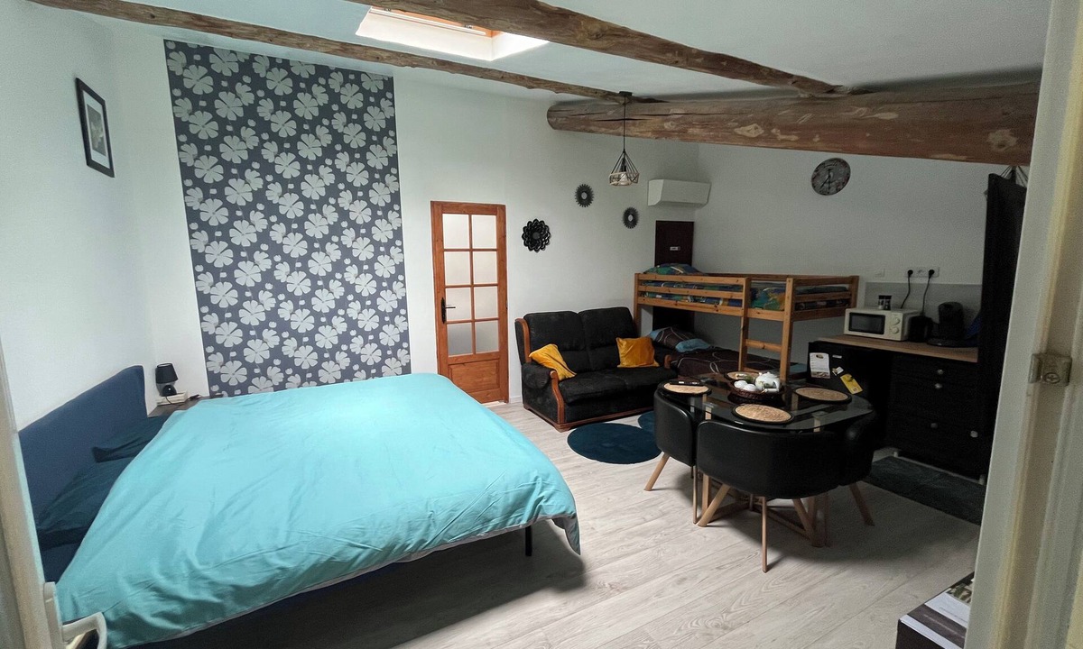 Pierrevert Bed & Breakfast | Bed and breakfast in the countryside
