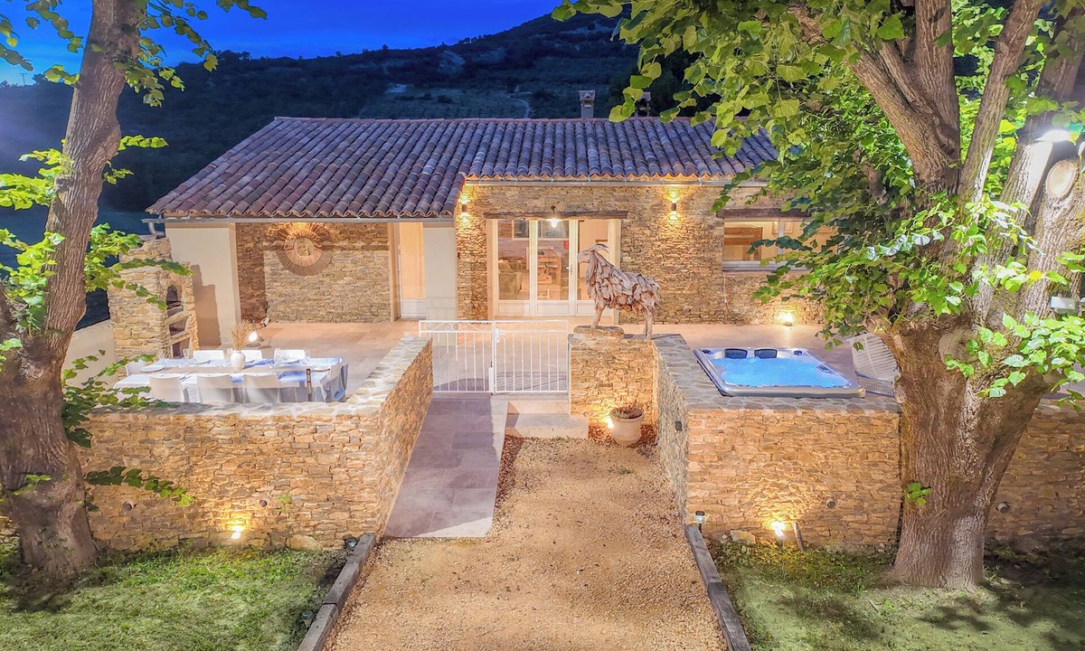 Mollans-sur-Ouveze House | BERGERIE 5* SPA SAINT QUENIN®️ 1 TO 10 PEOPLE-ACCESS FOR DISABLED-RIVERFRONT-JACUZZI