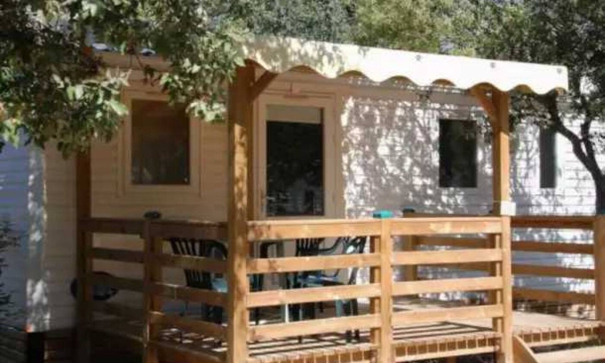Saint-Saturnin-les-Apt House | Camping 3 étoiles - Piscine - eebbcg